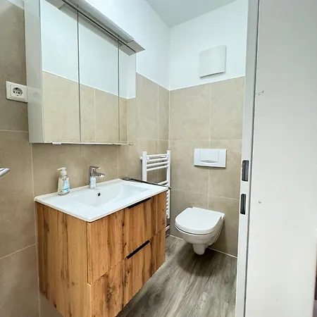 Haus Vier-jahreszeiten * 青斯特