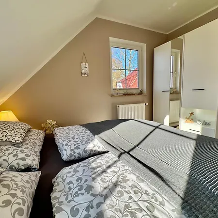 Haus Vier-jahreszeiten Holiday home Zingst